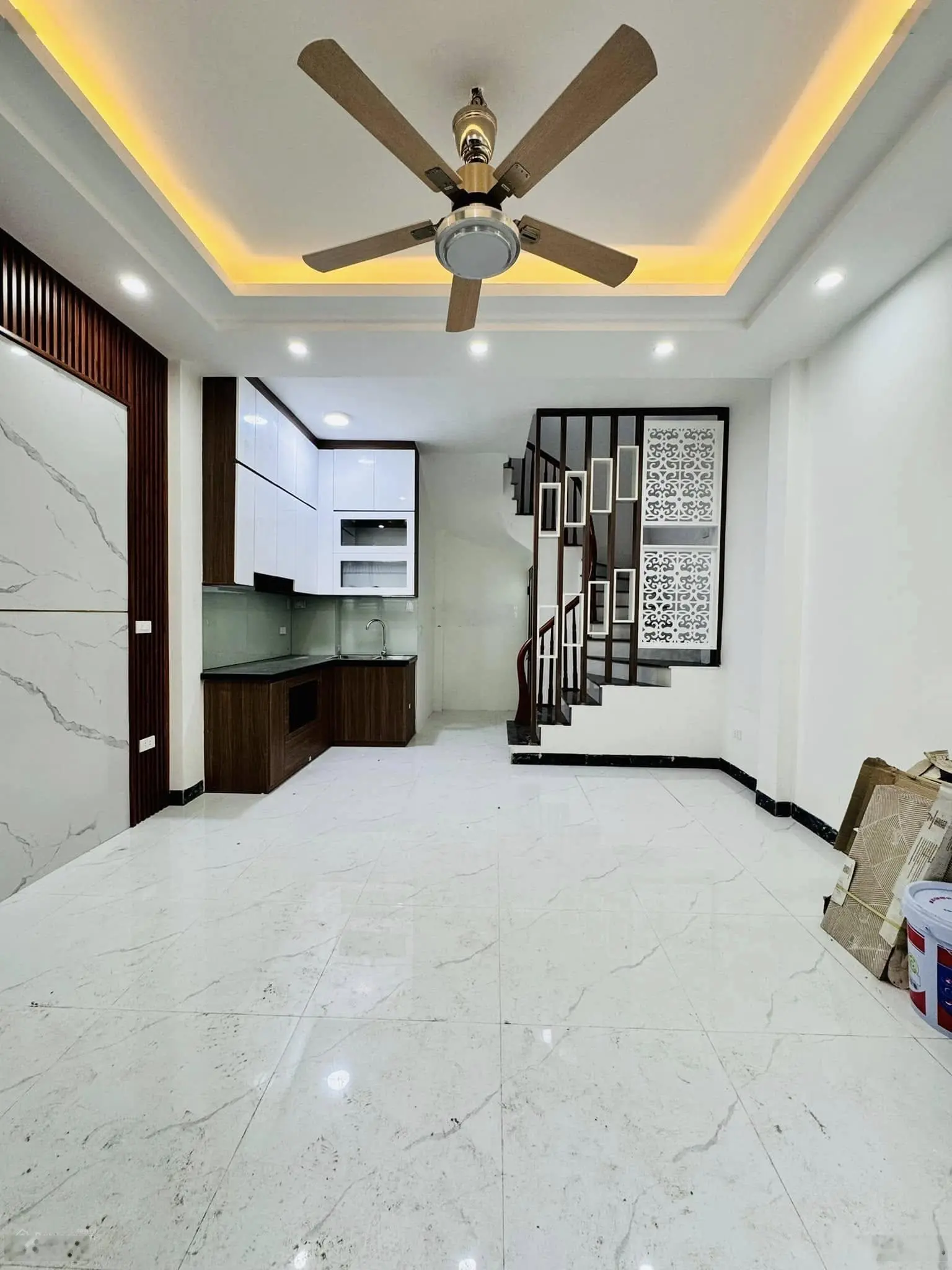 Bán nhà riêng tại Đại La, 5,8 tỷ, 30m2, 3PN, 4WC, Cách đường chính 100m, ngõ thông