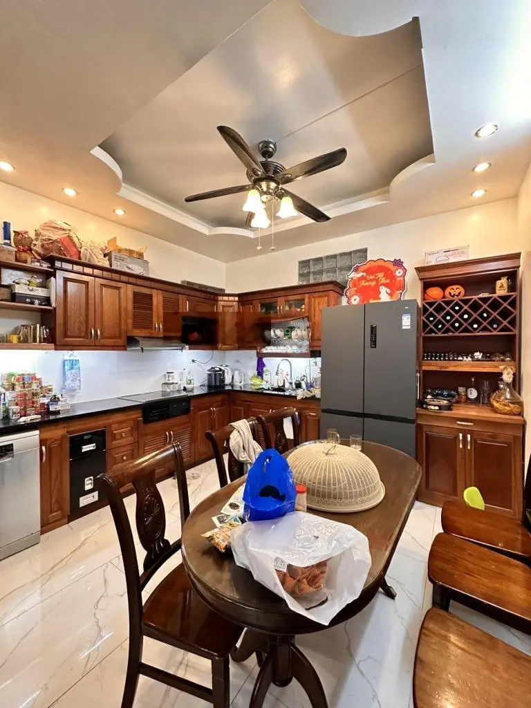 Bán Gấp Nhà Xuân Thuỷ Cầu Giấy 45m-5 Tầng Mt 5m - Lô Góc , Ngõ Thông Dân Xây Kinh Doanh ,Ở Ngay