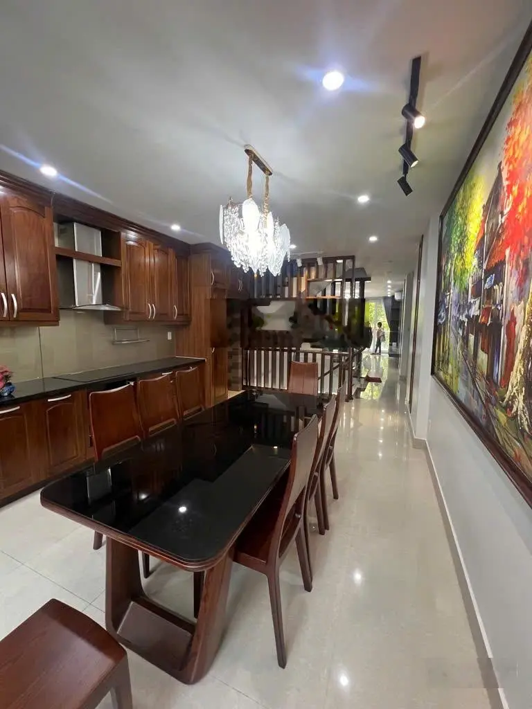 Bán nhà đường Nguyễn Văn Linh, Long Biên - kinh doanh sầm uất, Để ở, làm Văn Phòng, vỉa hè to rộng