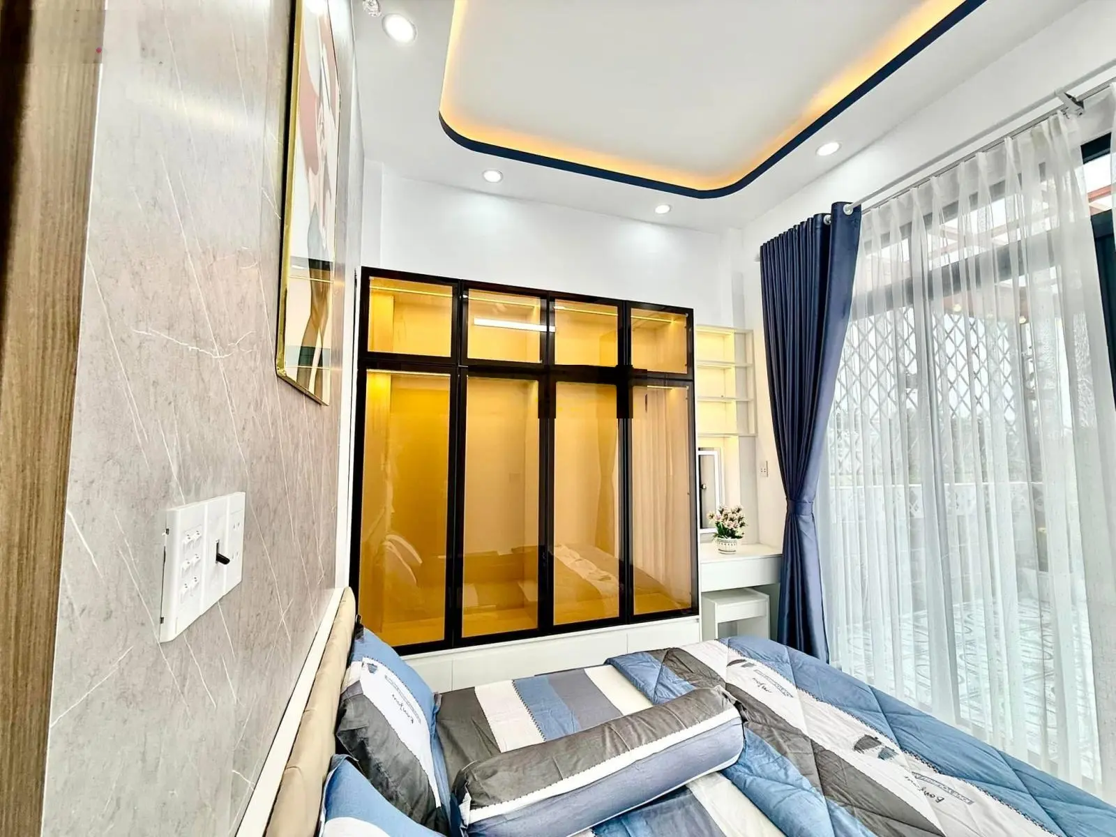 Nhà sổ hồng riêng chỉ 1 sẹc - có phòng tầng trệt cho người lớn tuổi