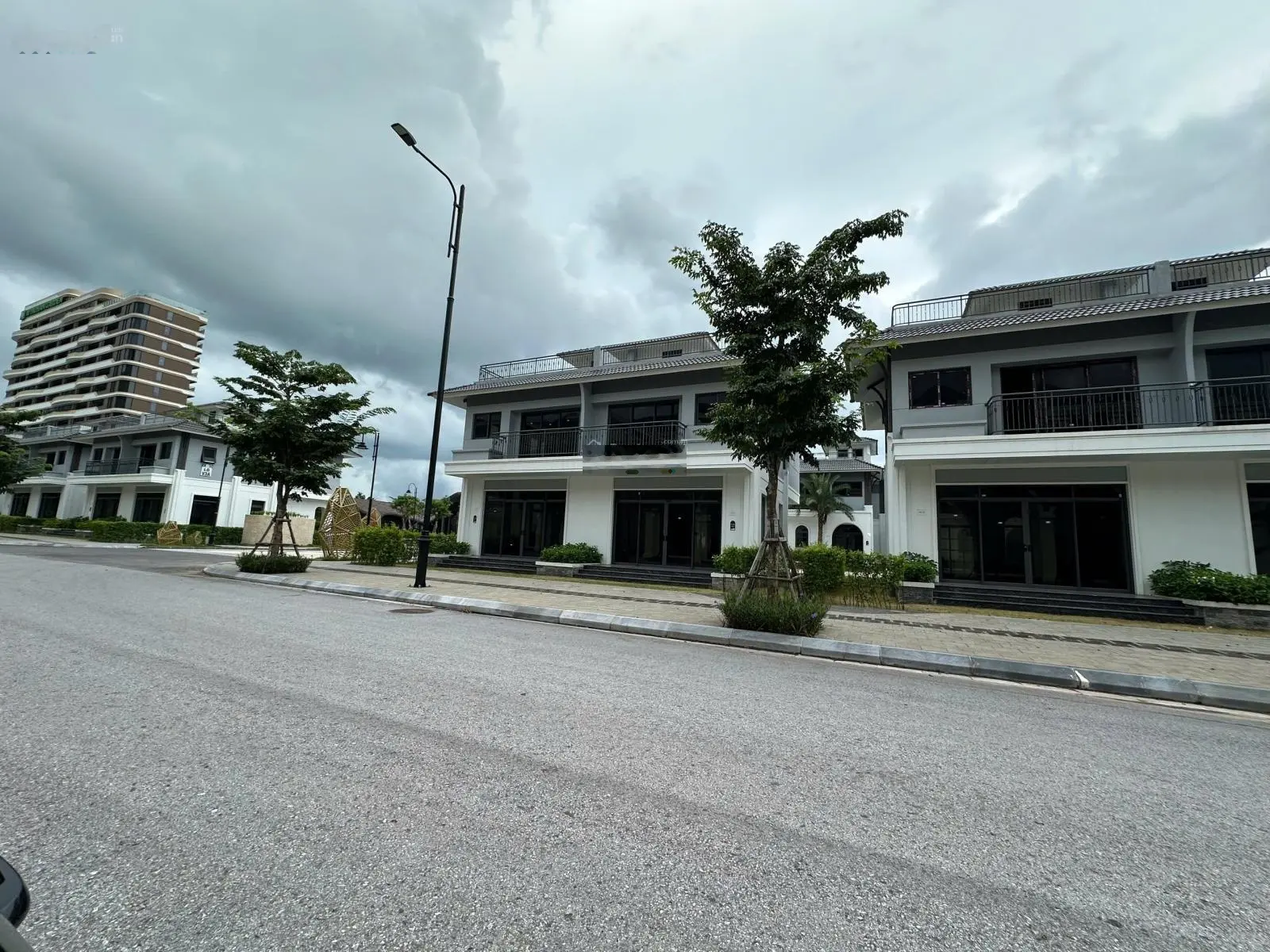 Bán GẤP Shop Villas 300m ra mặt biển- 2 MẶT TIỀN KINH DOANH 16m