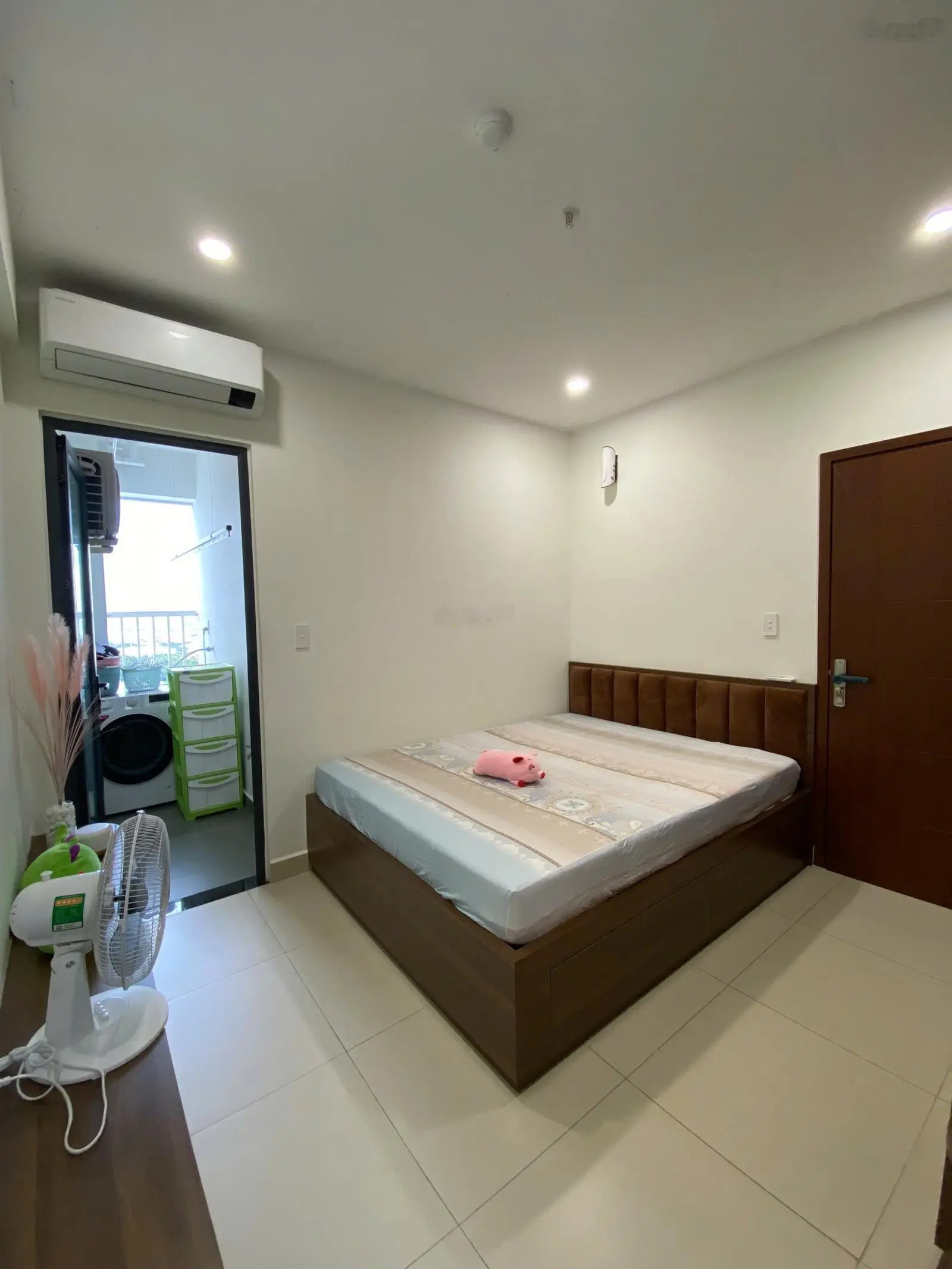 Chính chủ bán căn 2pn 2vs, DT 62m2 full nội thất