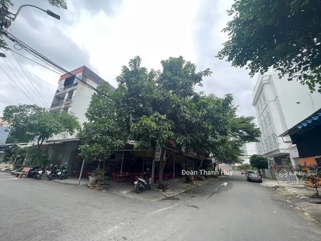 Giảm mạnh 2 tỷ - lô góc 2 mặt tiền ngay Aeonmall Tên Lửa - Thực tế đang sử dụng 12x15m - siêu hiếm