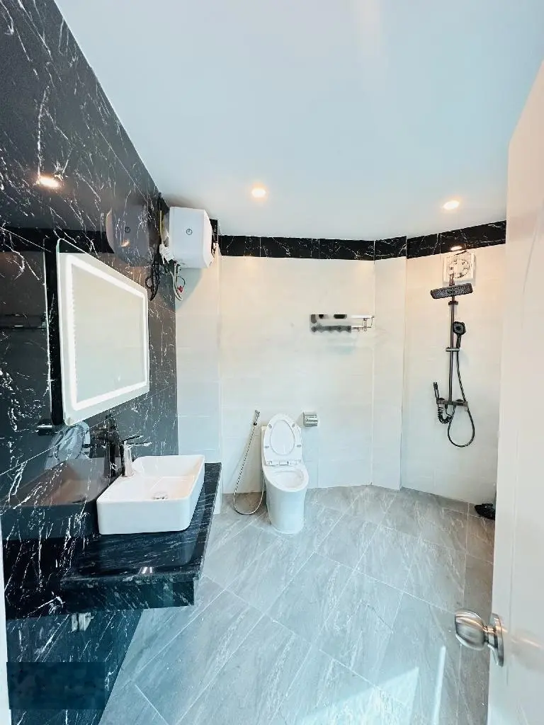 Bán nhà phố Bạch Mai - ô tô cách 20m - trước nhà rộng 4m - 3PN full đồ. Giá: 5,9 tỷ. LH: 0779 548 ***