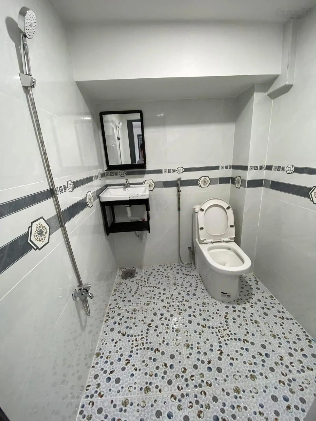 Chỉ 2,8 Tỷ Nhà BTCT Mới Đẹp, 2 tầng 2PN Gò Ô Môi Quận 7 Sổ Hồng Riêng, Gần Phú Mỹ Hưng