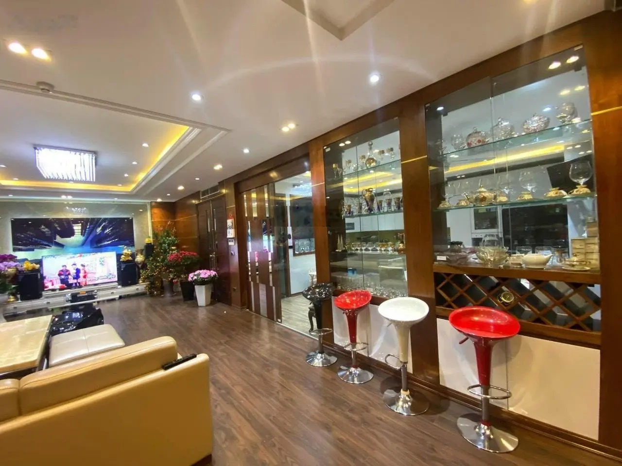 Bán căn chung cư duplex Yên Hòa Park View diện tích là 240m2, NT cơ bản nhà đẹp giá tốt 24 tỷ có TL