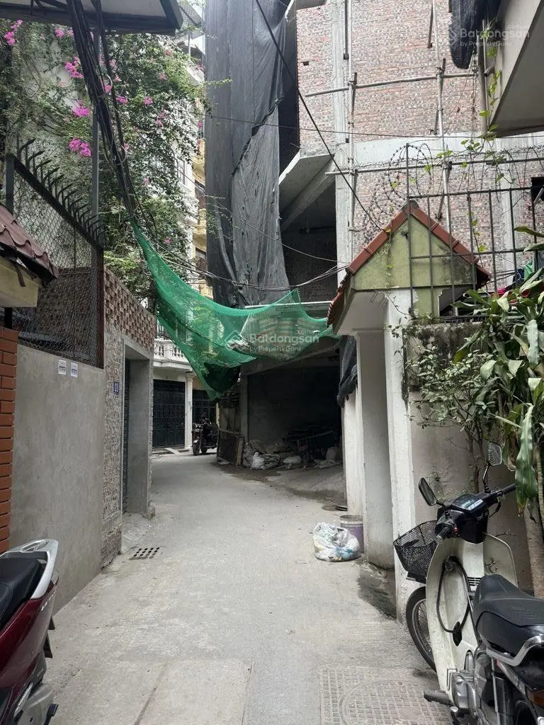 Lạc Long Quân, 50m 4 tầng, ô tô qua nhà, dân xây chắc chắn