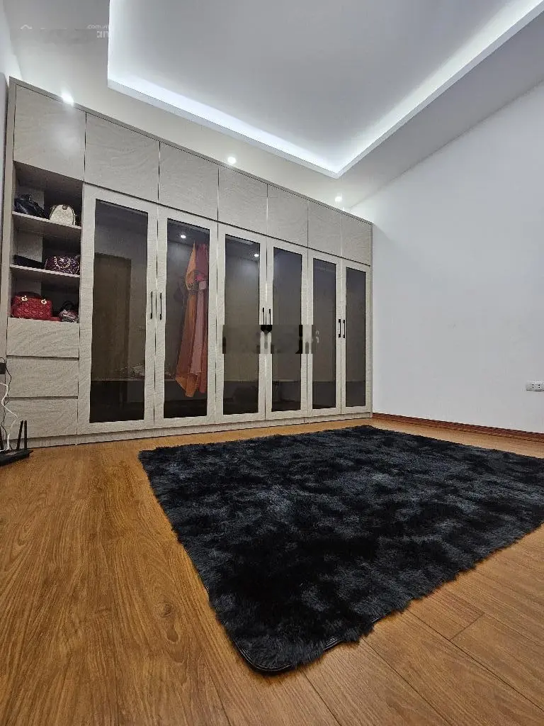 Bán Nhà Bát Khối, Cổ Linh ô tô tránh ngõ thông kinh doanh tốt 44m2 x 5 tầng Gara ô tô đi bộ ra AEON