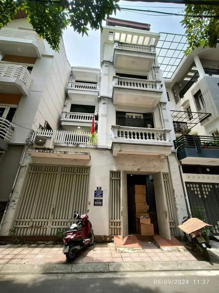 Siêu rẻ! Nhà riêng Huỳnh Thúc Kháng, Đống Đa, phân lô, ô tô, vỉa hè, ngõ thông, 5T*68m2