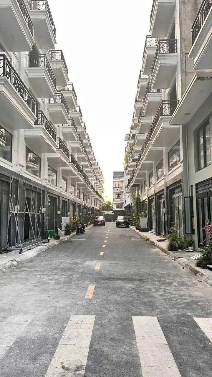 Cần bán gấp 3 căn Nhà Giả Biệt Thự có diện tích khủng 5 x 20 đúc 3,5 tấm giá 7,6ty