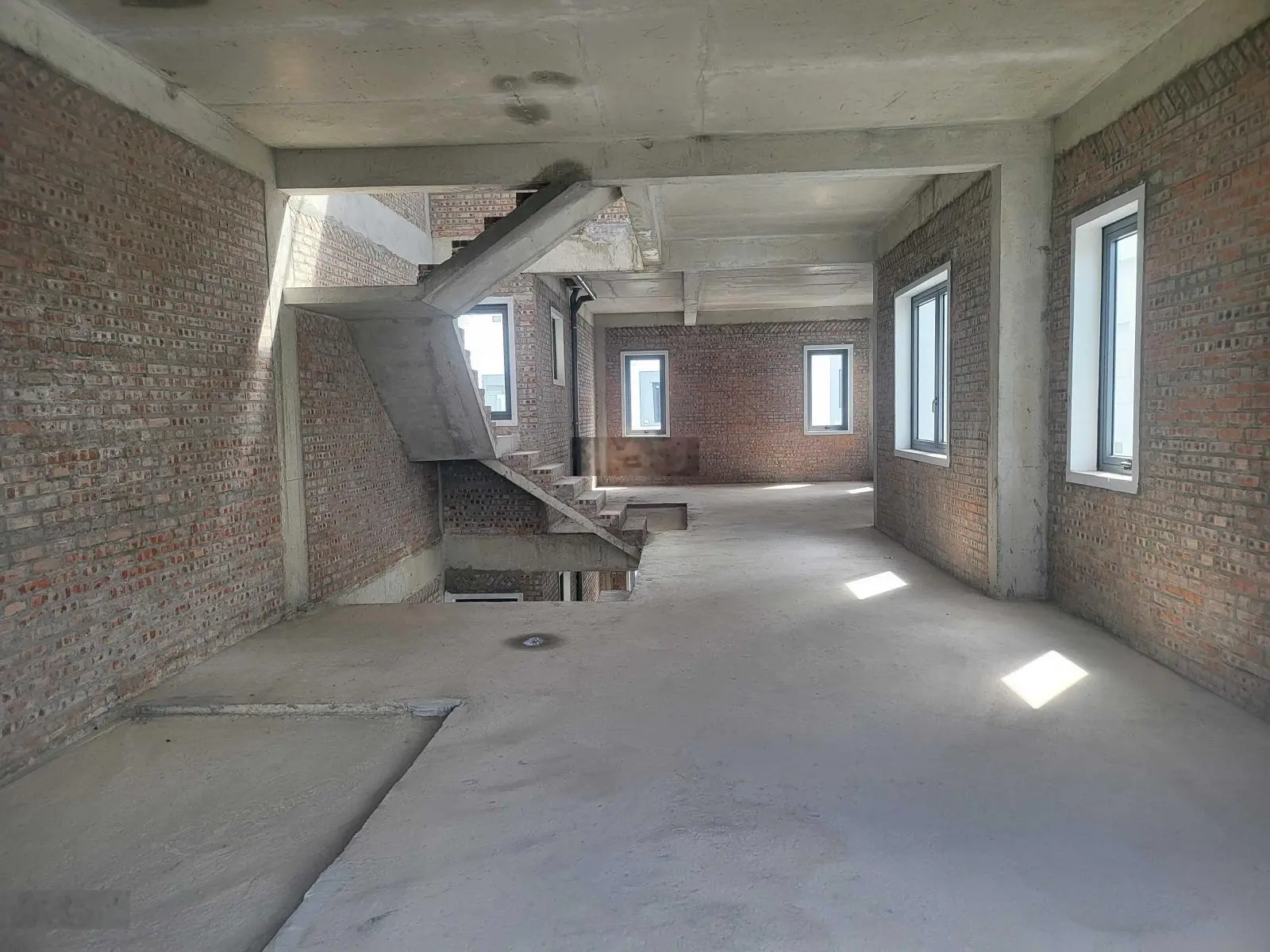 Em Huy cần bán gấp lô biệt thự sát góc P01 diện tích 169m2 3 tầng 1 tum cực đẹp ở Solasta Mansion