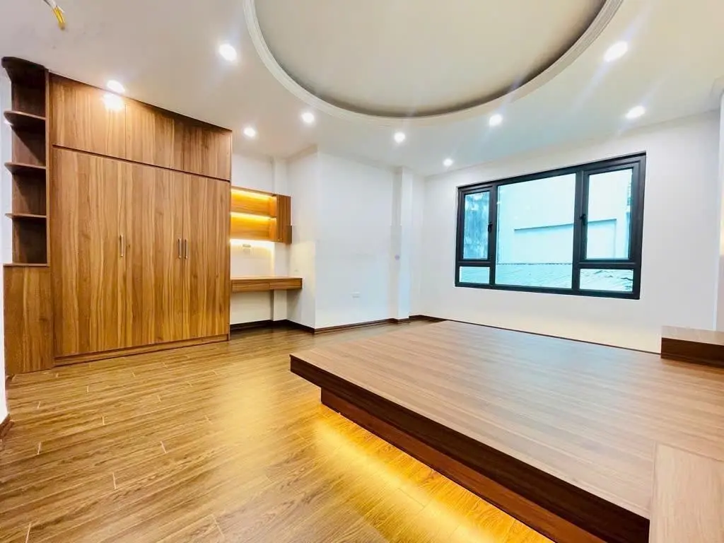 Bán nhà Kim Mã DT 36m2 x 7 tầng. CT máy. Giá 8.8 tỷ