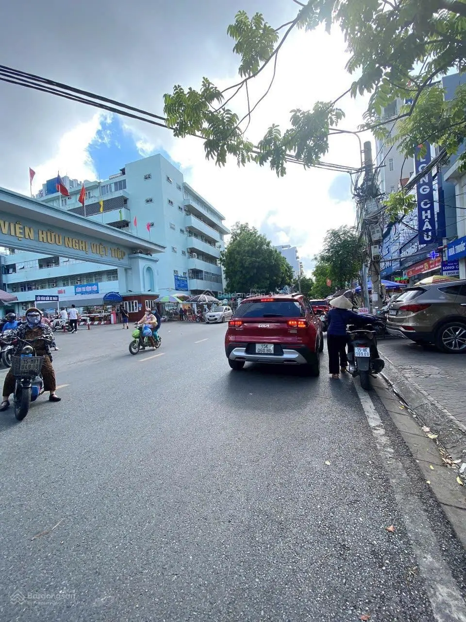 Chính chủ bán gấp nhà mặt đường Cát Dài 2 mặt tiền, thuận lợi kinh doanh buôn bán hoặc cho thuê