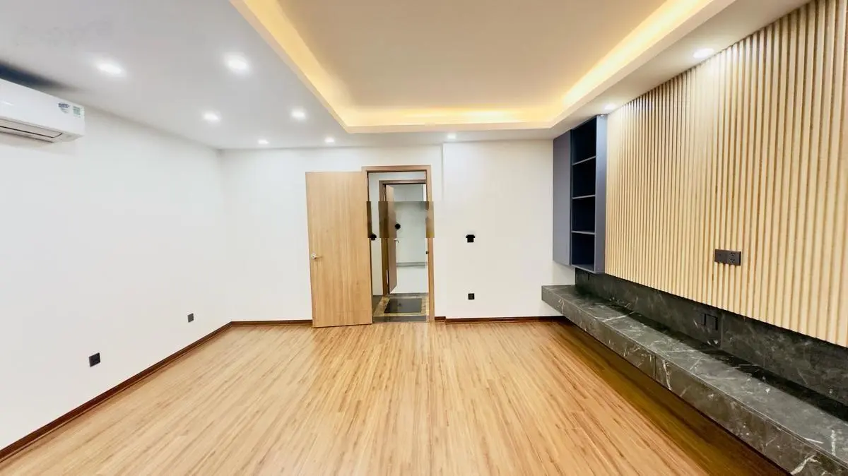 Bán tòa nhà 7T Hoàng Mai, kinh doanh, gara ô tô, thang máy, full nội thất - 66m2, MT 5,5m - 16 tỷ