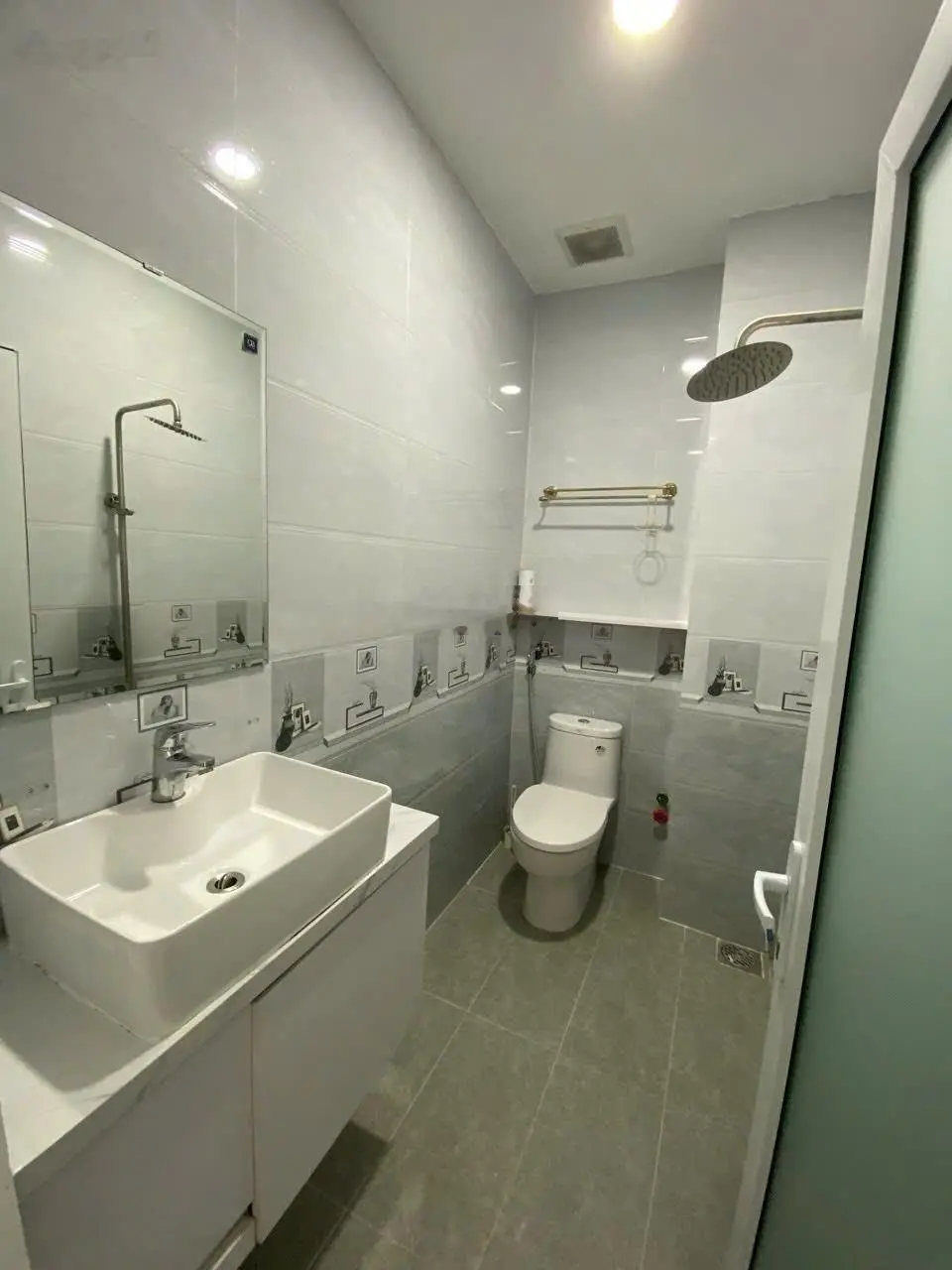 Bán nhà 3PN + 1 phòng sinh hoạt chung, 4.2x15.5 trệt 2 lầu 1 tum sân thượng HXH Đ. Nguyễn Duy Trinh