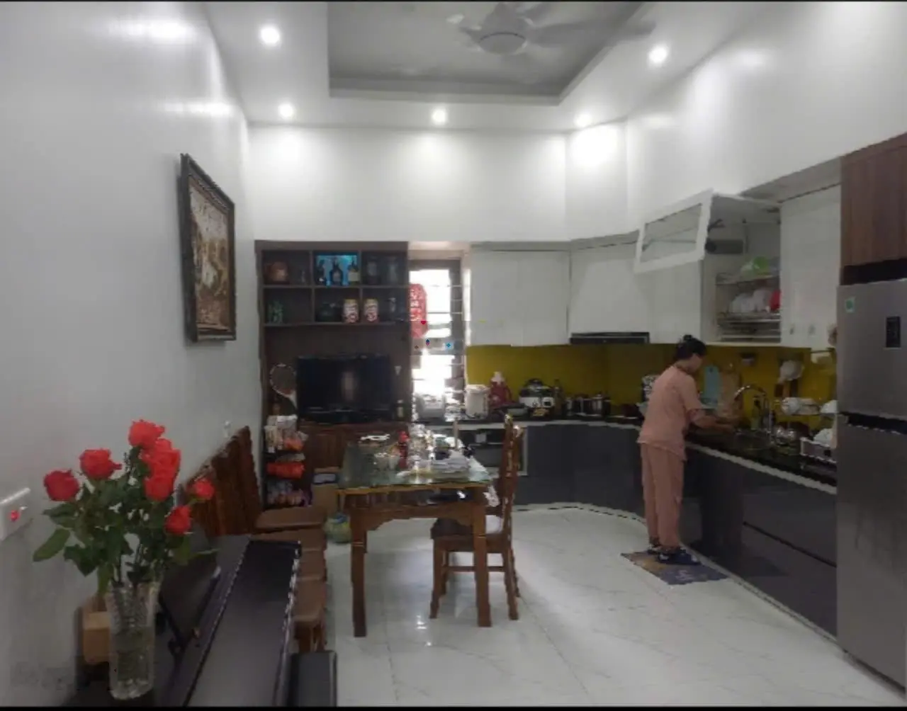 Bán nhà cầu diễn _ 2 thoáng ngõ thông ô tô qua _ kinh doanh nhỏ , ở sướng. dt : 60m giá 8.8 tỷ