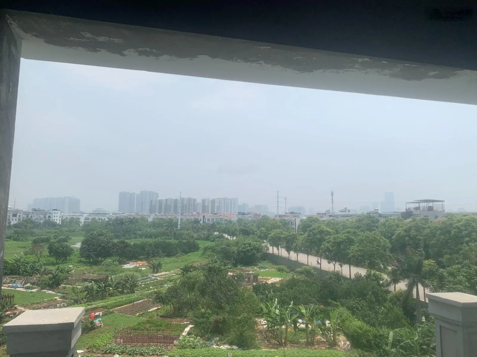 Chính chủ bán Shophose 3 mặt tiền view công viên Hateco Green Park dt 183m2, giá chưa đến 150tr/m2.