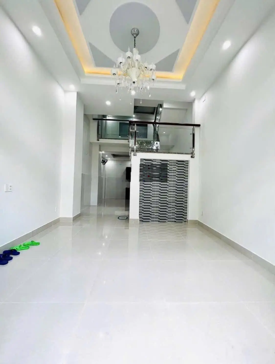Rao bán căn nhà Hồ Thành Biên P4 Quận 8 Giá 1tỷ680 30m2. sổ hồng riêng, nhà mới