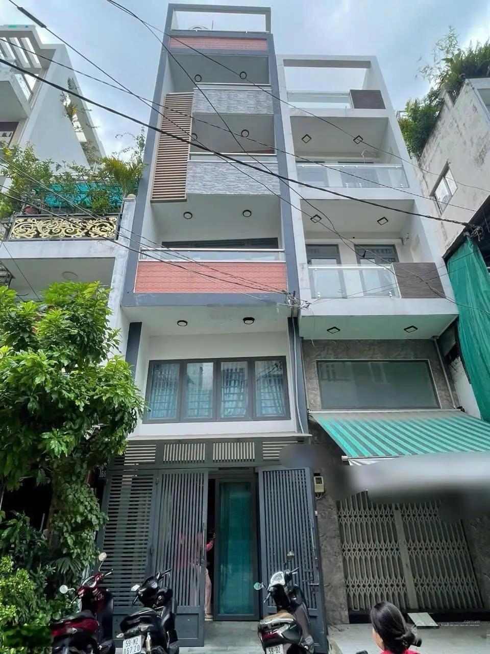 Bán nhà MTNB Lê Thị Bạch Cát 4* 11 trệt lửng 2 lầu sân thượng giá 10 tỷ5 hoàn công đủ có thang máy