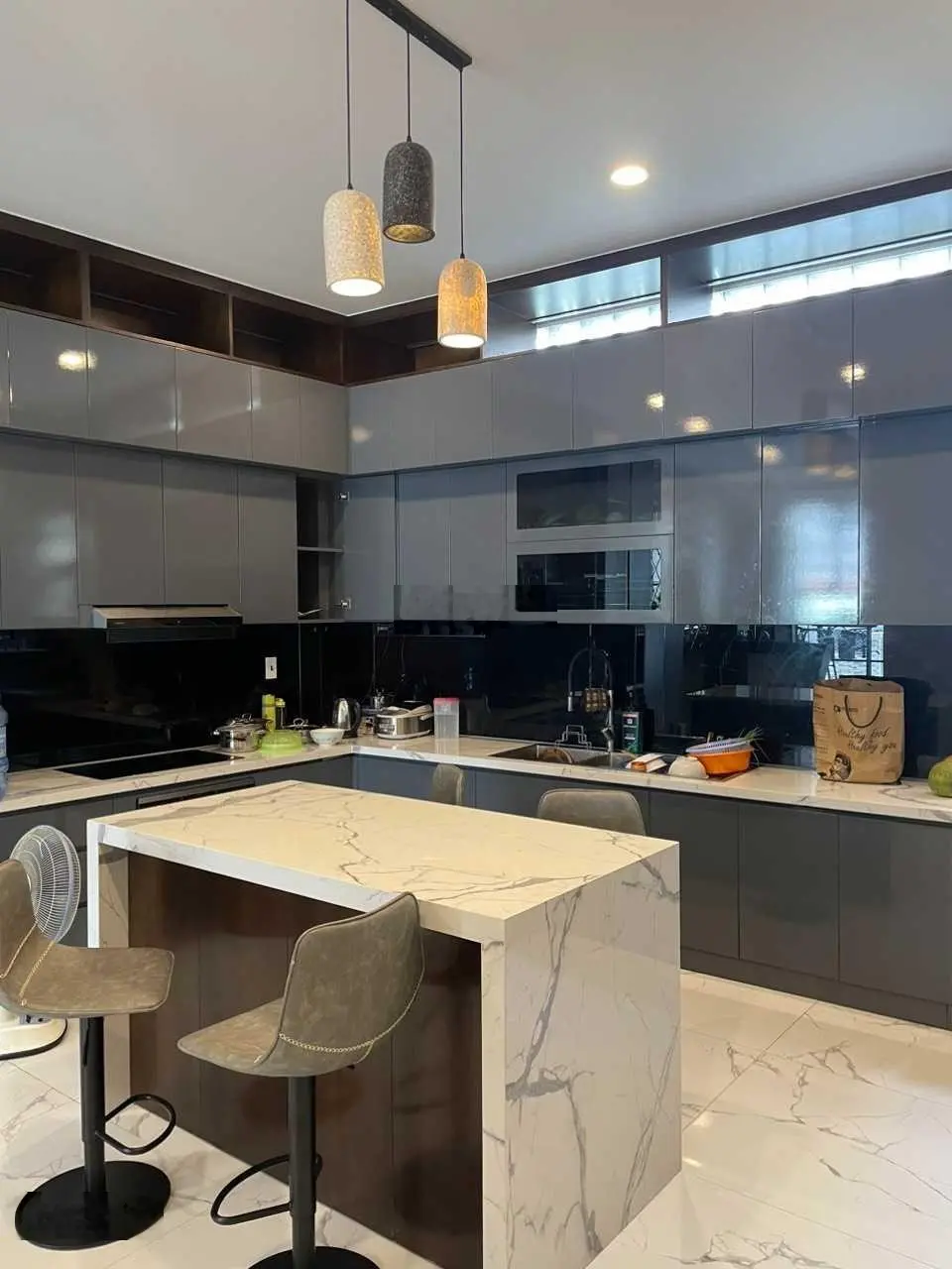 Mặt tiền khu K300 nhà 4 tầng 4x20m, HDT 40tr 17.2 tỷ về 13,99 tỷ duy nhất hiện tại