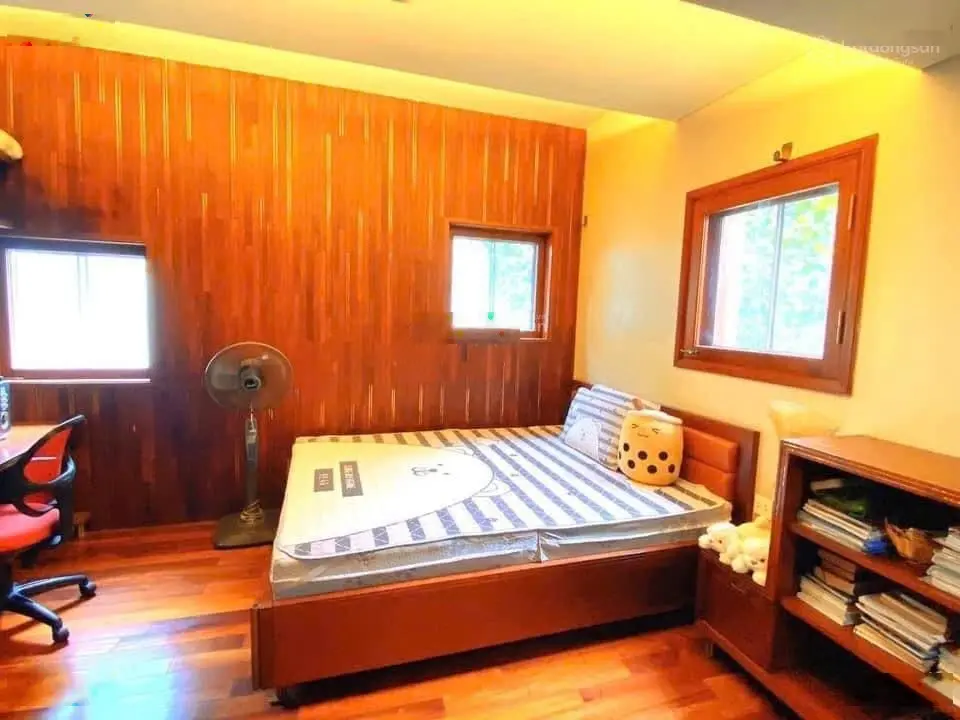 Bán biệt thự KĐT Yên Hòa - Lão Thành Cách Mạng. Dt 160m2, MT 10m. Xây 6 tầng. Thang máy.