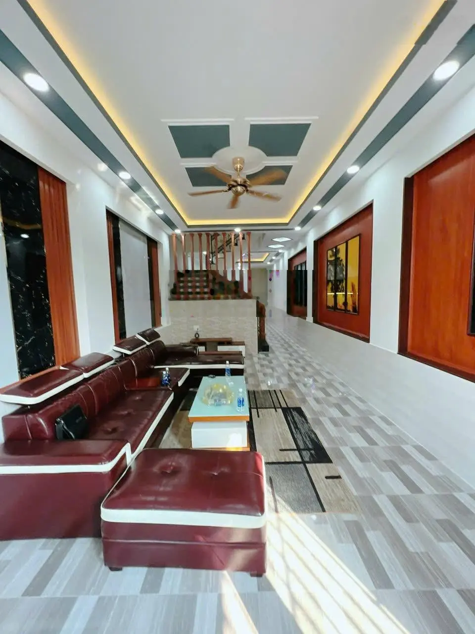 Nhà 1 trệt 2 lầu đẹp mới, hoàn công, đang cho thuê 12tr/th Trung tâm Dĩ An