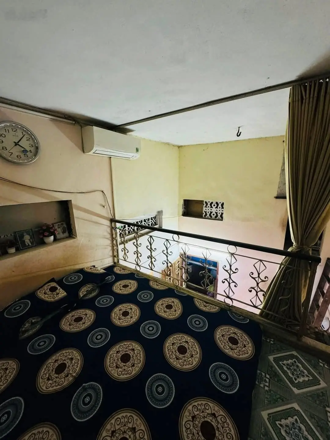 Tây Sơn, Đống Đa. DT 18/23m² x 3 tầng, MT 2,1m, giá 3,5 tỷ. Cách mặt phố 15m, ngõ thông.