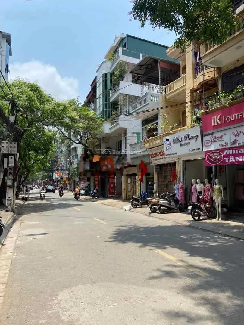 Bán nhà mặt phố Thanh Xuân - lô góc - mặt tiền khủng 11m - diện tích 117m2 - giá 36 tỷ