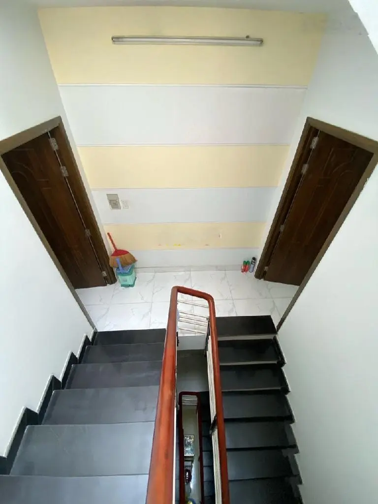Nhà Vĩnh Hội Q4 - 4 lầu đúc - 40m2 - sát MT - ko qh - chỉ 5 tỷ nhỉnh