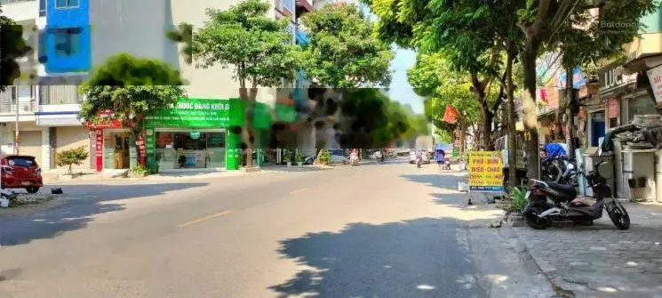 Bán Nhà Mặt Phố Hoàng Công,Kiến Hưng. Dt 65m*7tầnng*Mt 5m. Giá 21.3 tỷ. Ô tô tránh, vỉa hè rộng.