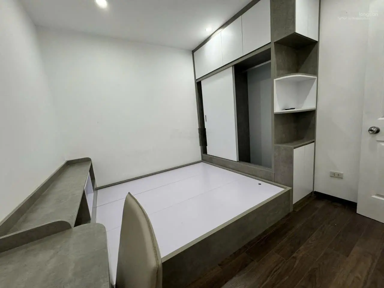 Bán căn 46m2 - 2ngủ& 1vs HH4C Linh Đàm Hoàng Mai. Lh: 0966 455 *** em Thuỷ