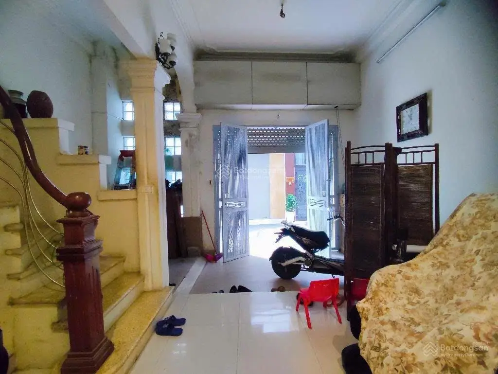 Chính chủ cần tiền bán gấp - nhà Vương Thừa Vũ - phân lô ô tô tránh - kinh doanh tốt, giá rẻ