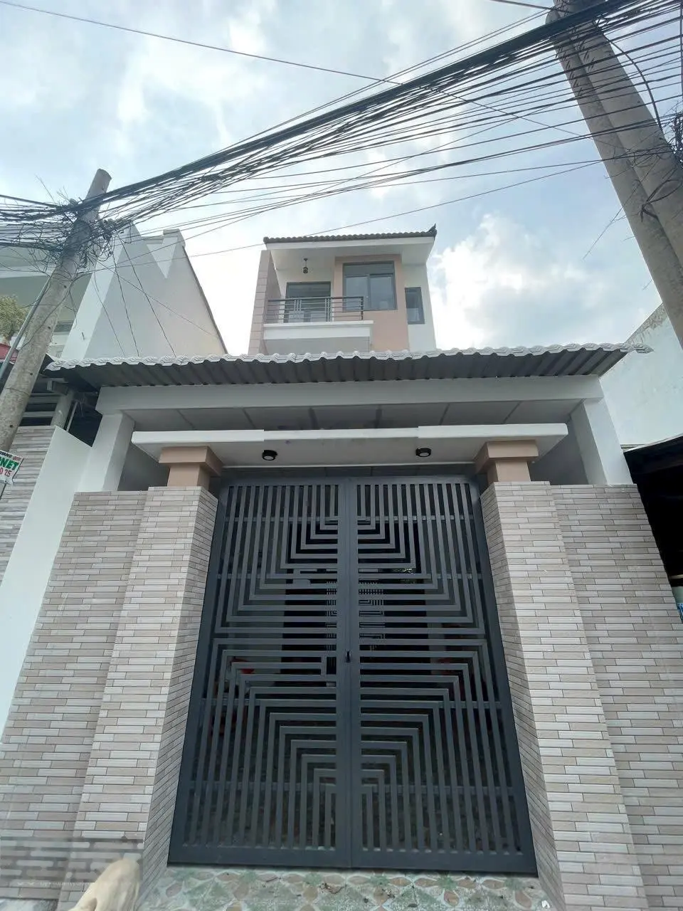 Nhà Trệt- 2 Lầu. Gần Làng ĐHQG Tp.HCM. DT: 73M2. Giá: 4.1 Tỷ Tl