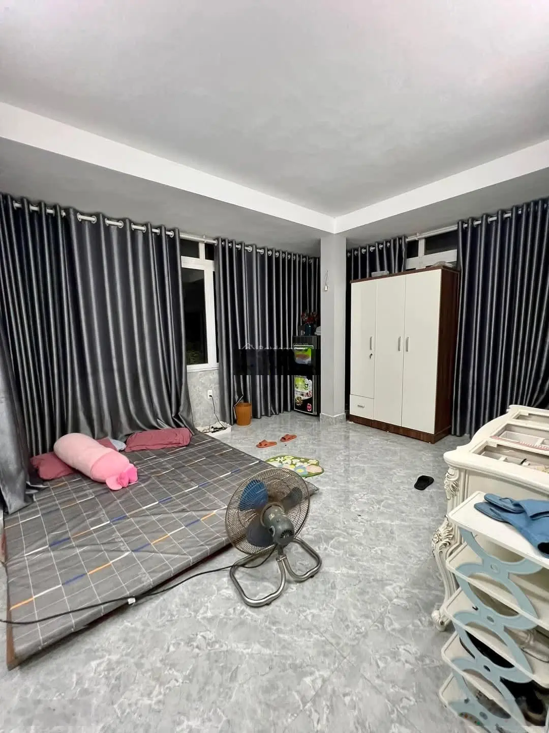 Siêu phẩm bán nhà 5 tầng 47m2. Mặt phố Cầu Đơ 3, lô góc thông ra Quang Trung với Lê Hồng Phong