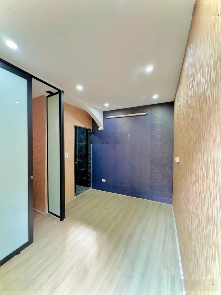 Bán nhà Trần Khát Chân, vị trí đẹp, nhà mới 5 tầng, sổ riêng DT 20m2, hơn 3 tỷ