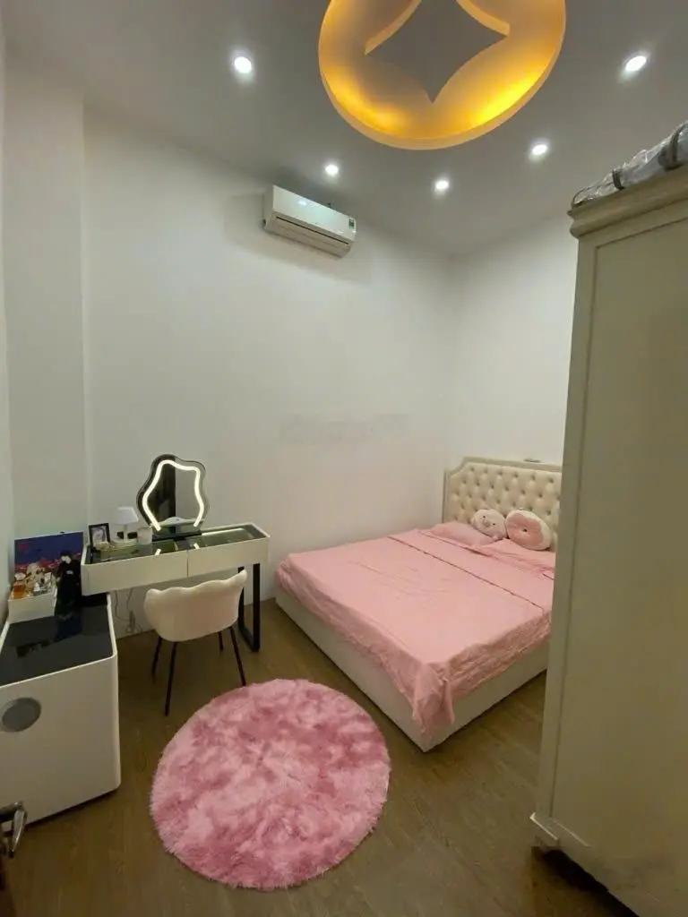 Nhà đẹp Vạn Kiếp - Hai Bà Trưng giá chỉ nhỉnh 6 tỷ sổ đỏ vuông vức DT 40m2 5 tầng. LH 0979 389 ***