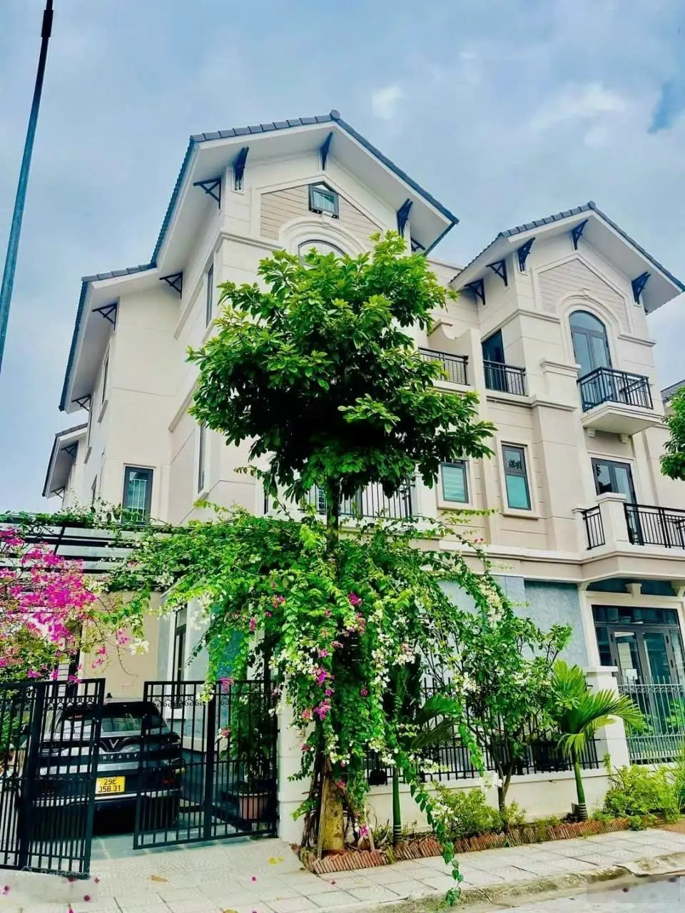 Biệt thự vườn ven đô rất đẹp giá rẻ chỉ từ 50tr/1m2. chỉ một bước tới thủ đô