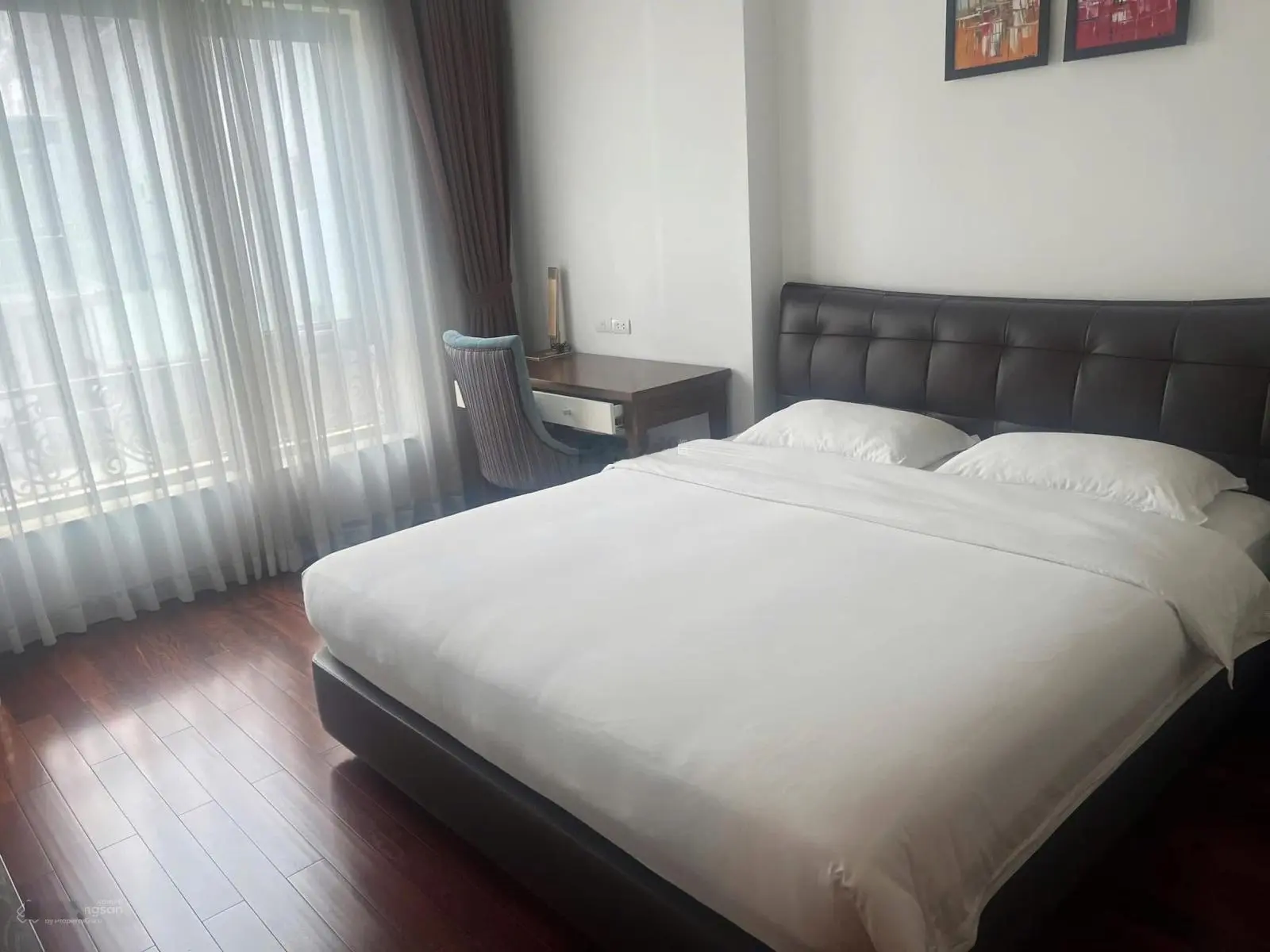 bán nhà phố duy tán cầu giấy , 100m2 4 tầng , mặt tiền 4m , đường 10 mét , kinh doanh đỉnh , 39 tỷ