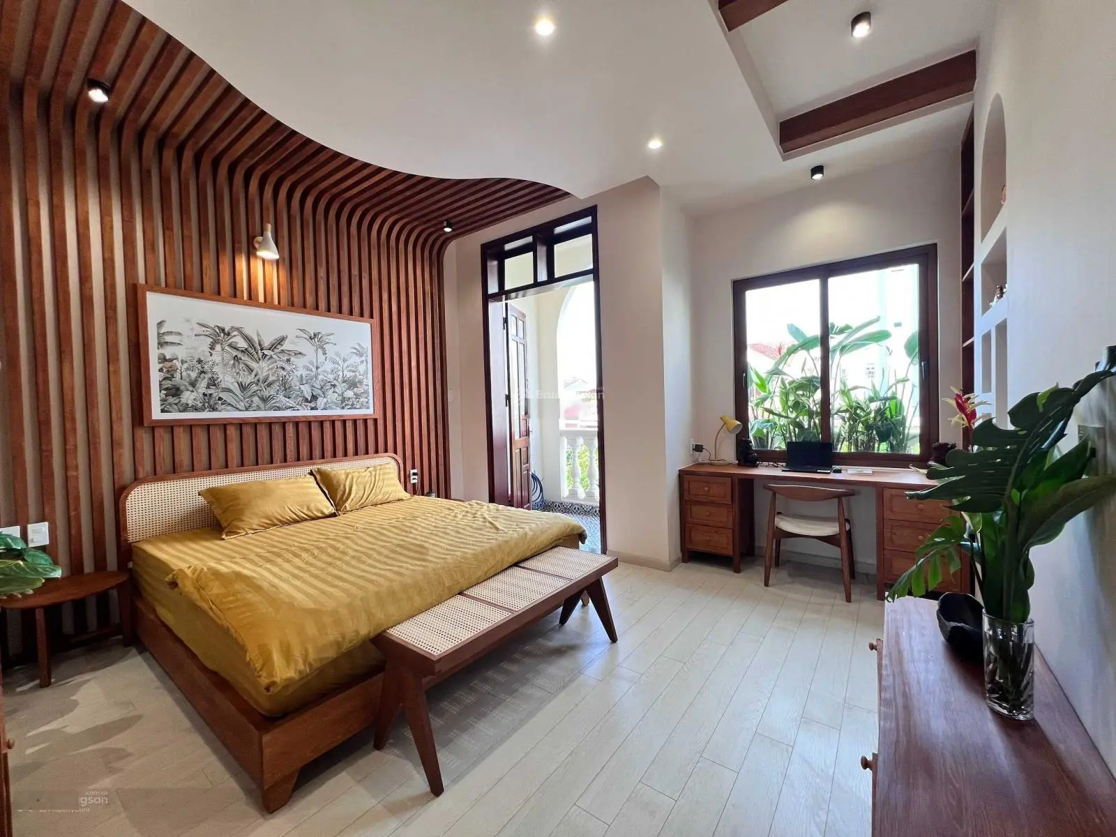 Bán nhà ven biển Mỹ Khê vị trí VIP sát Hồ Nghinh, giá đầu tư tốt
