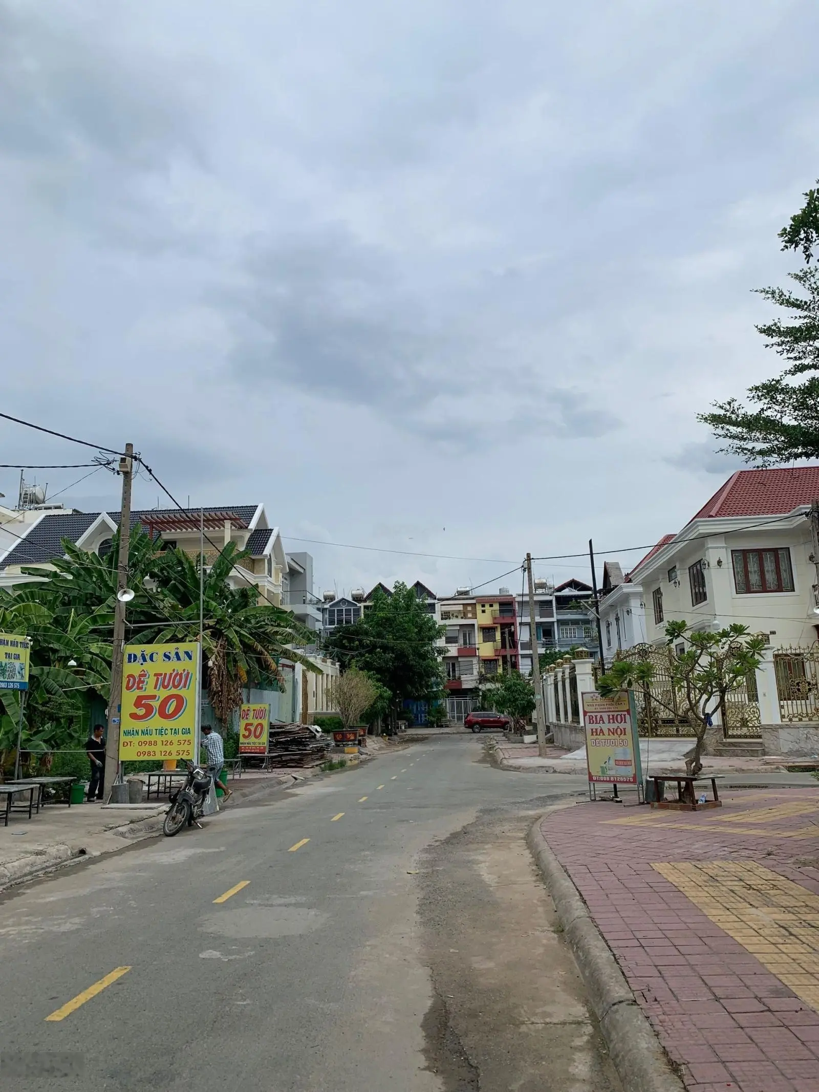 Siêu rẻ. Bán đất mặt tiền đường Phạm Thế Hiển, DT 100m2 full thổ cư chỉ 40 triệu/m2. Quận 8
