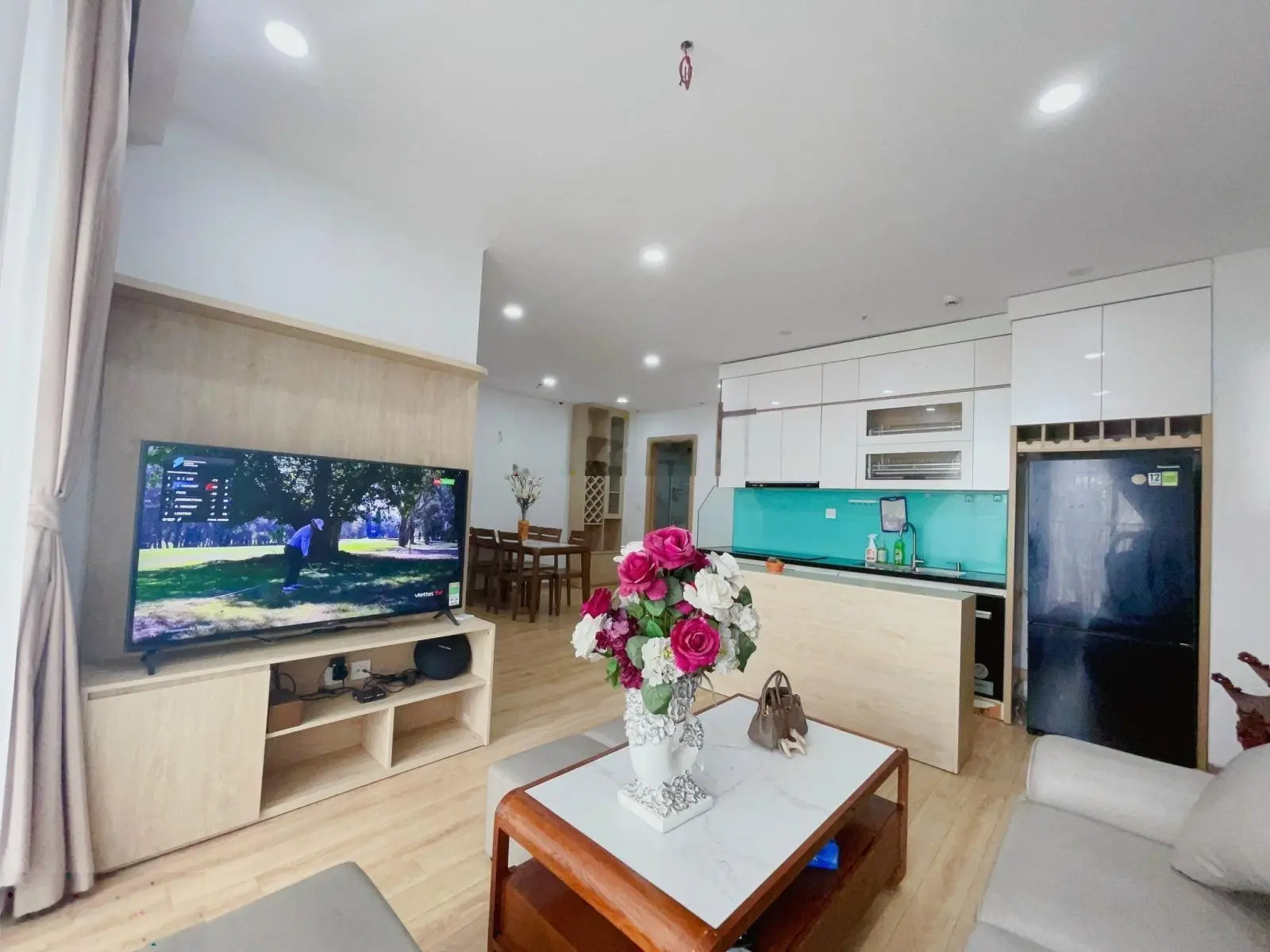 Chính chủ bán căn 2 ngủ chung cư Bonanza Dreamland 72,6m2 giá 4,4 tỷ, sẵn sổ full nội thất ảnh thật
