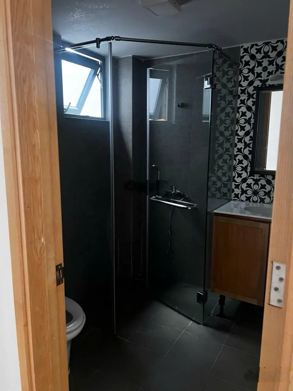 Nhà mặt tiền hẻm xe hơi đường Quốc Hương chỉ 18 tỷ, Thảo Điền Q2, dt 5,3x25m, trệt, 2 lầu, 4pn, 5wc