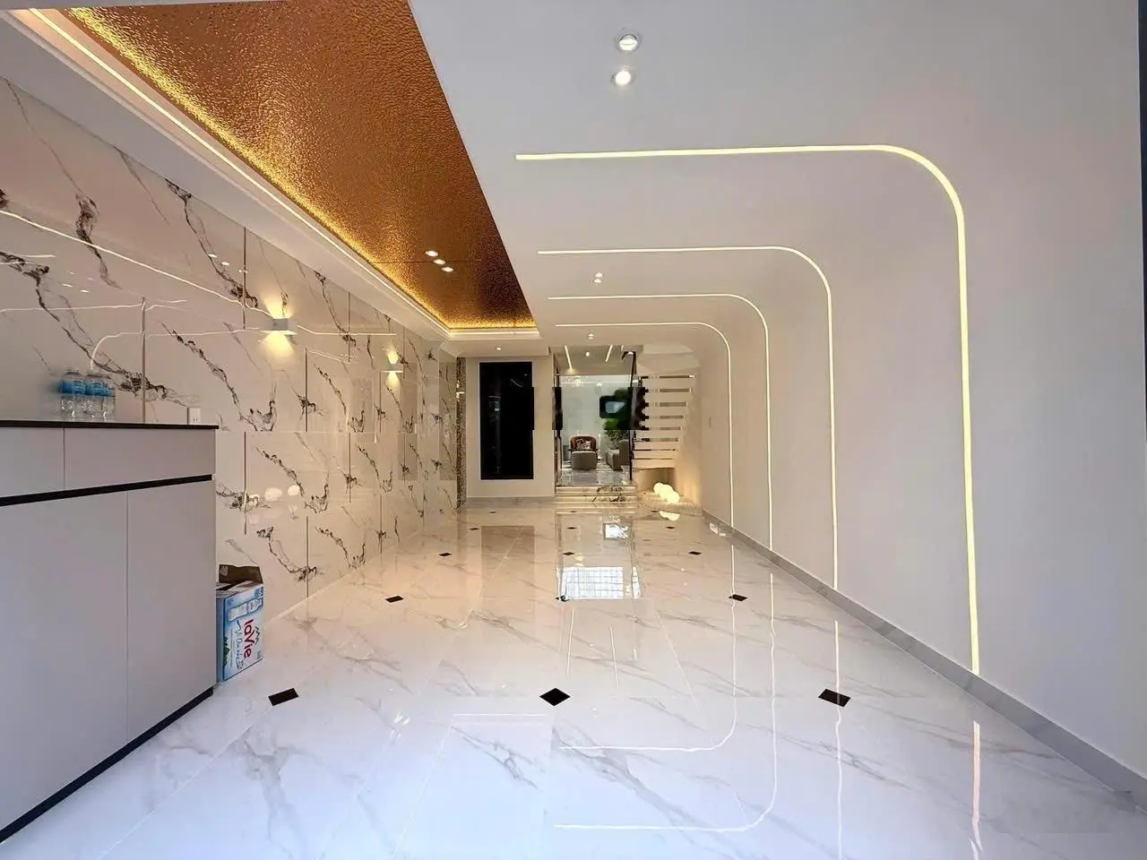 Mới xây dựng dọn ở liền ngay đường Lý Thái Tổ, Q10 - Giá 3 tỷ 990 / 60m2. Xe hơi trước nhà. Sổ sẵn