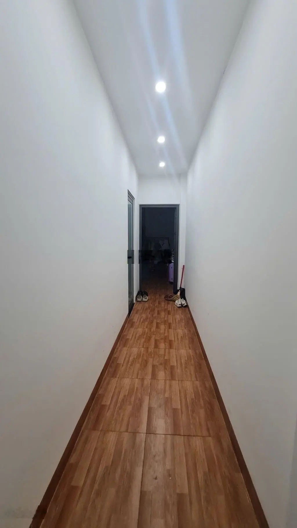 Bán nhà 2 tầng MT Nguyễn Hoàng - DT 75m2 đang cho thuê dthu 15tr/th - vị trí đắc địa gần ĐH Duy Tân