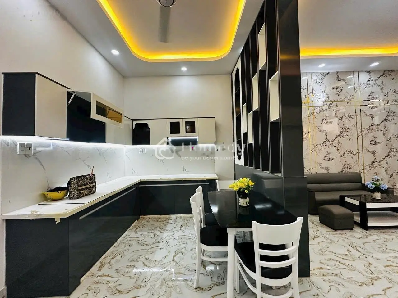 chủ cần bán gấp căn nhà mặt tiền kinh doanh ngay trung tâm