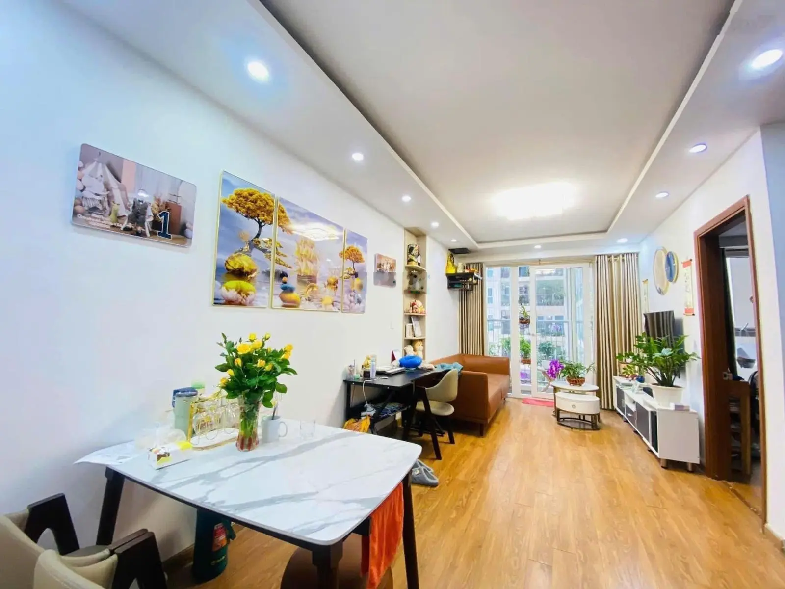 Chính chủ bán gấp căn 2PN, 2VS toà Gemek2 sẵn sổ 66m2 mặt đường Lê Trọng Tấn giá nhỉnh 3 tỷ