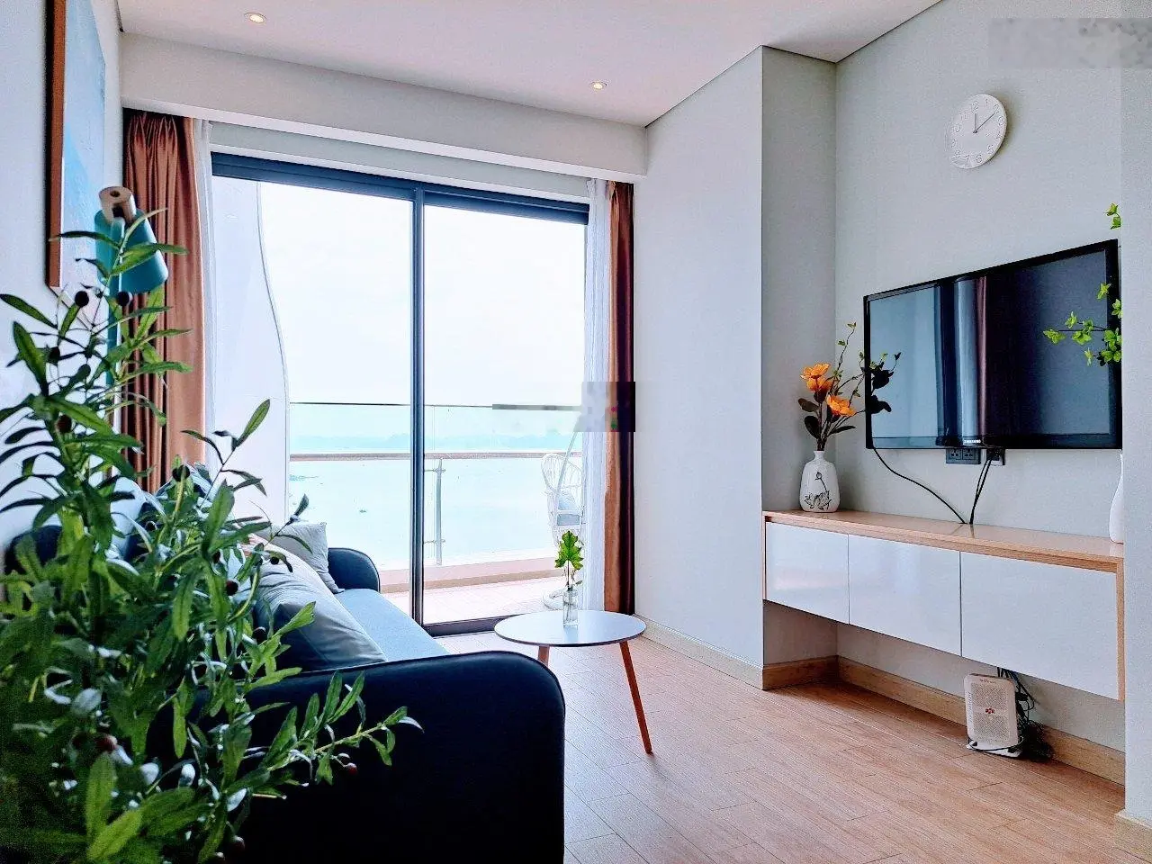 Căn hộ mặt biển Citadines 1PN, view vịnh Hạ Long, giá gốc CĐT, nhận nhà ở ngay, đất ở lâu dài