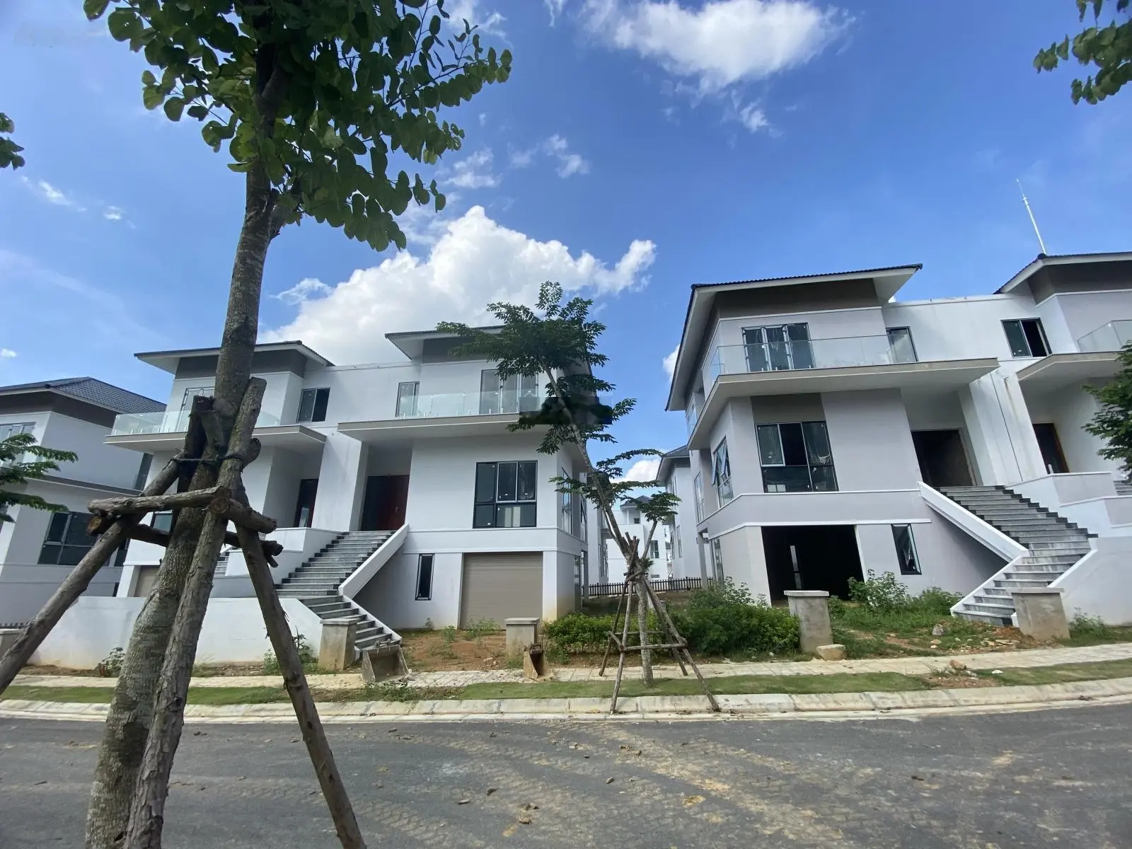 Chính chủ cần bán căn Xanh Villas, diện tích 270m2, hướng Đông, vị trí đẹp, giá cam kết rất tốt