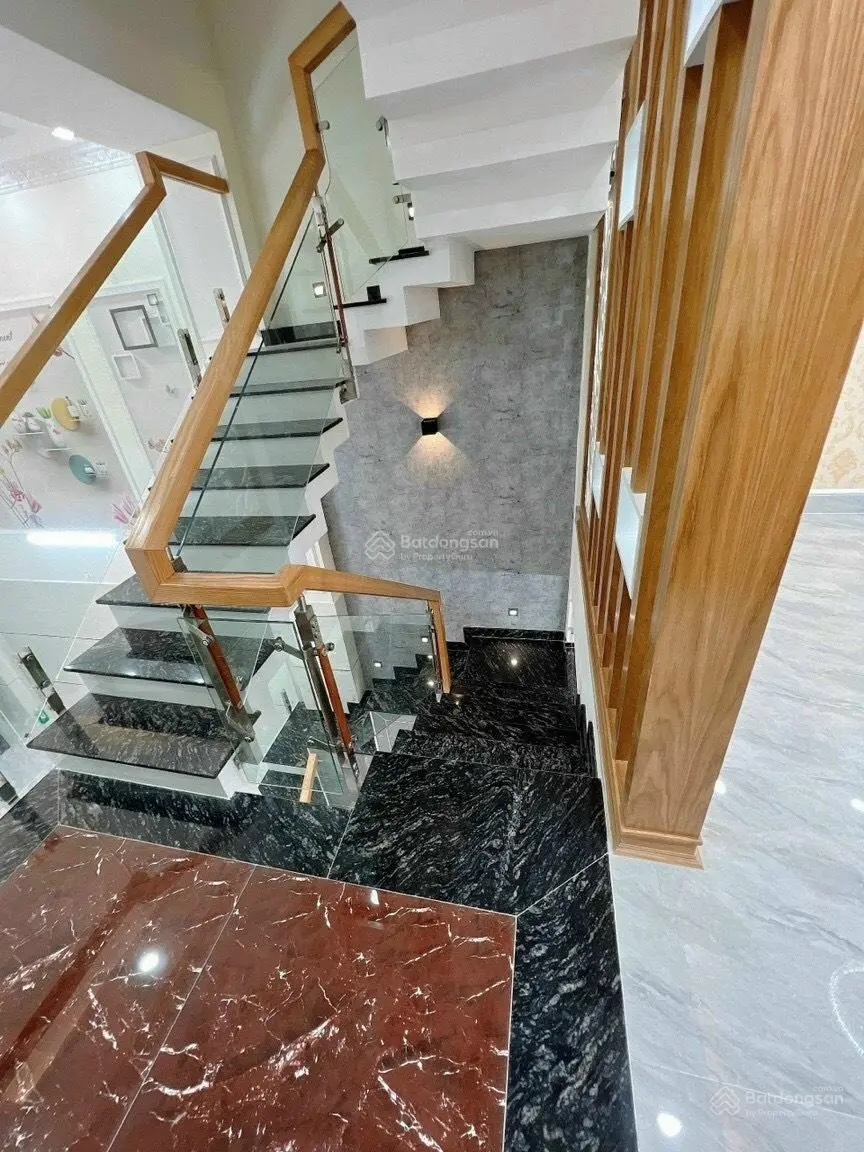 Nhà đẹp đây khách ơi!! Căn Huỳnh Mẫn Đạt, quận 5. 60m2, số hồng riêng- giá 4,1tỷ