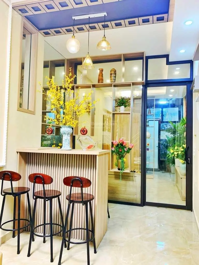 Bán nhà tại Nguyễn Văn Cừ, Long Biên. Diện tích 48m2, giá 7,5 tỷ
